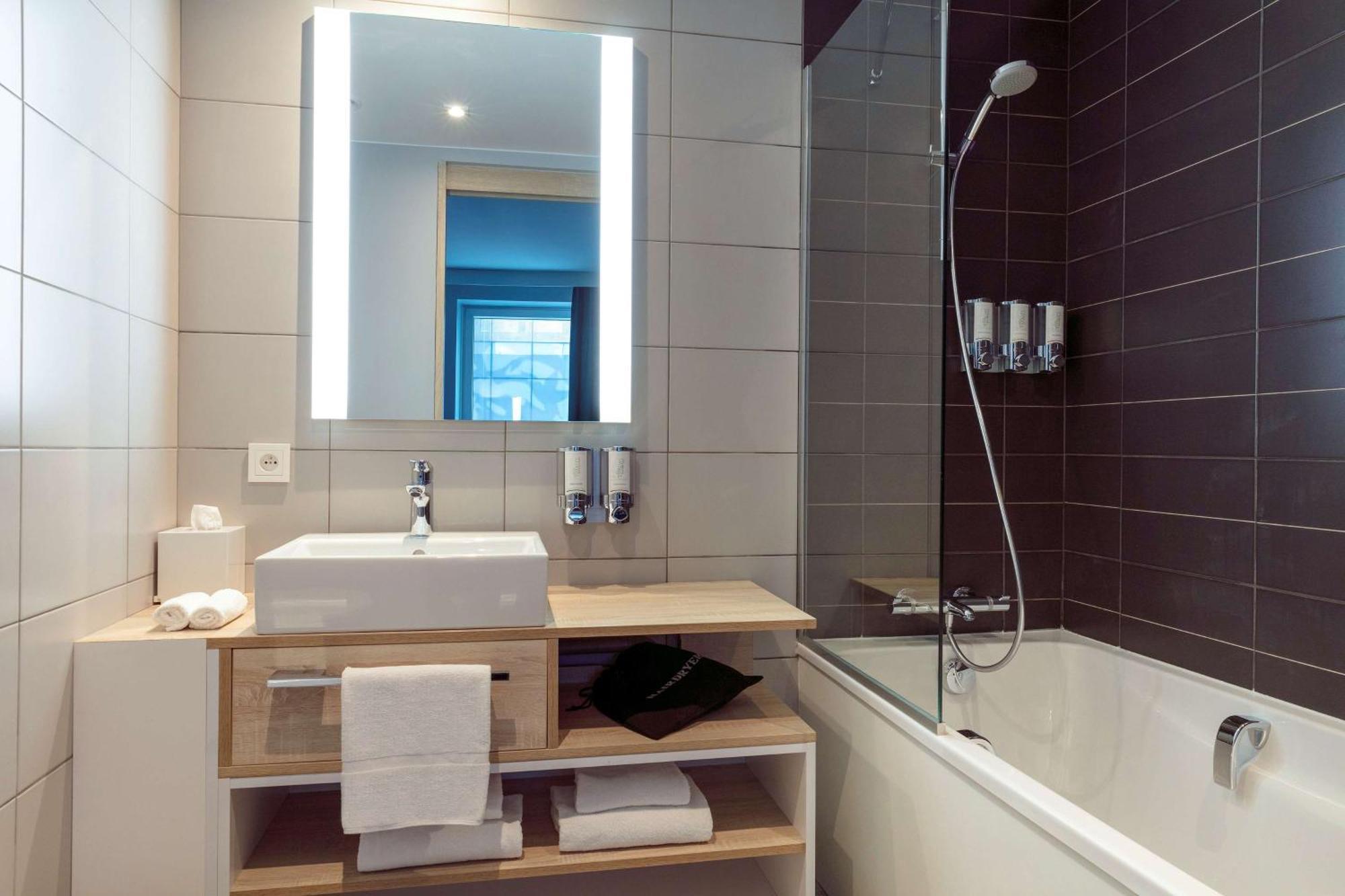 Hampton By Hilton Paris Clichy Hotel Kültér fotó